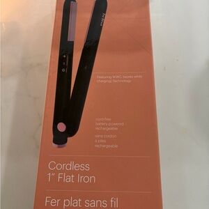 Pink and Black Cordless 1" Flat Iron by